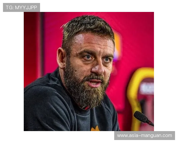 德罗西赛前凝视球场，热那亚更衣室动员讲话